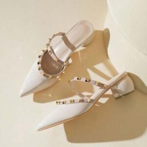 Beige Studded Pointed Toe‎ Flats Chic Slip-On Shoes with Gold Accents Size 6.5